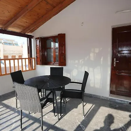 Angelina's House Resmo